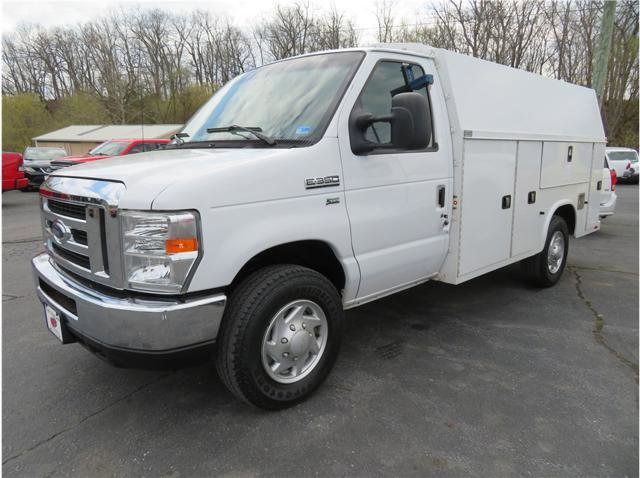 Used 2016 Ford E-350 and Econoline 350 Super Duty RWD image 1