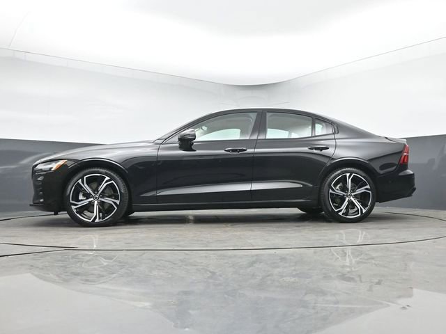 Used 2024 Volvo S60 B5 Plus image 37