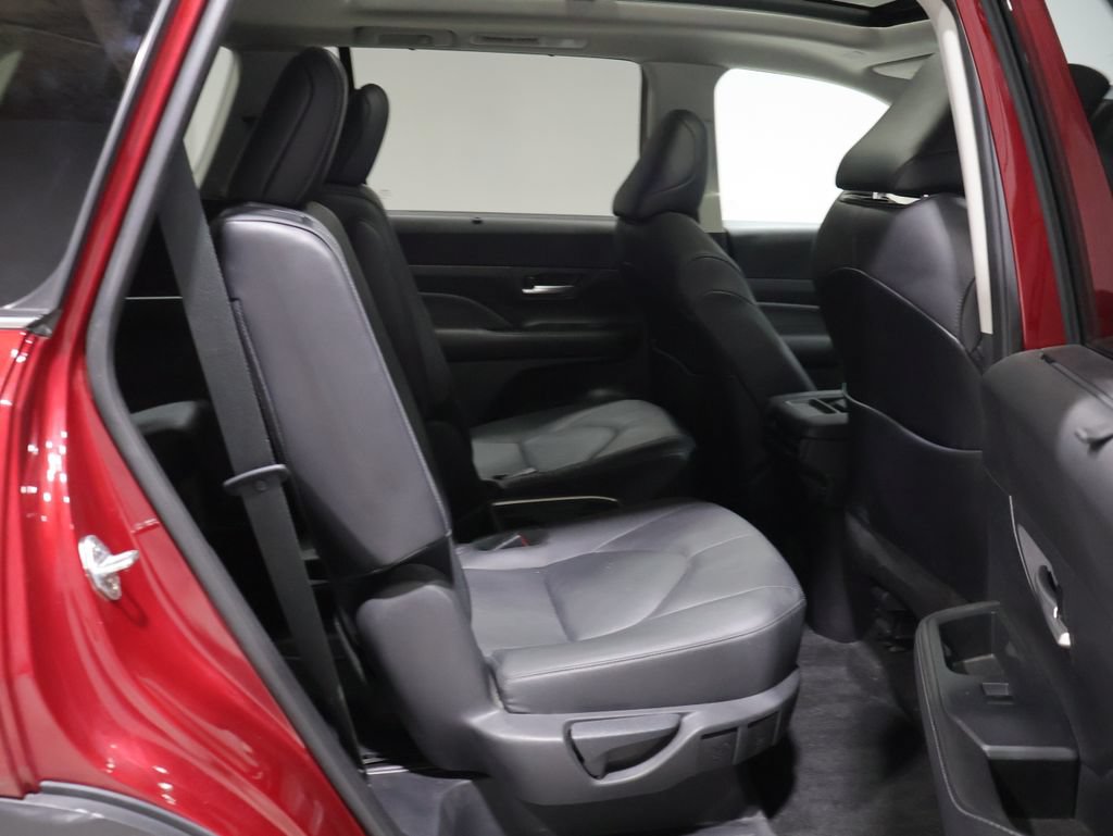 Used 2024 Toyota Grand Highlander AWD image 20