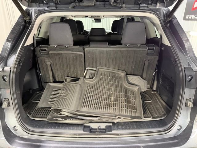 Used 2020 Toyota Highlander LE image 9