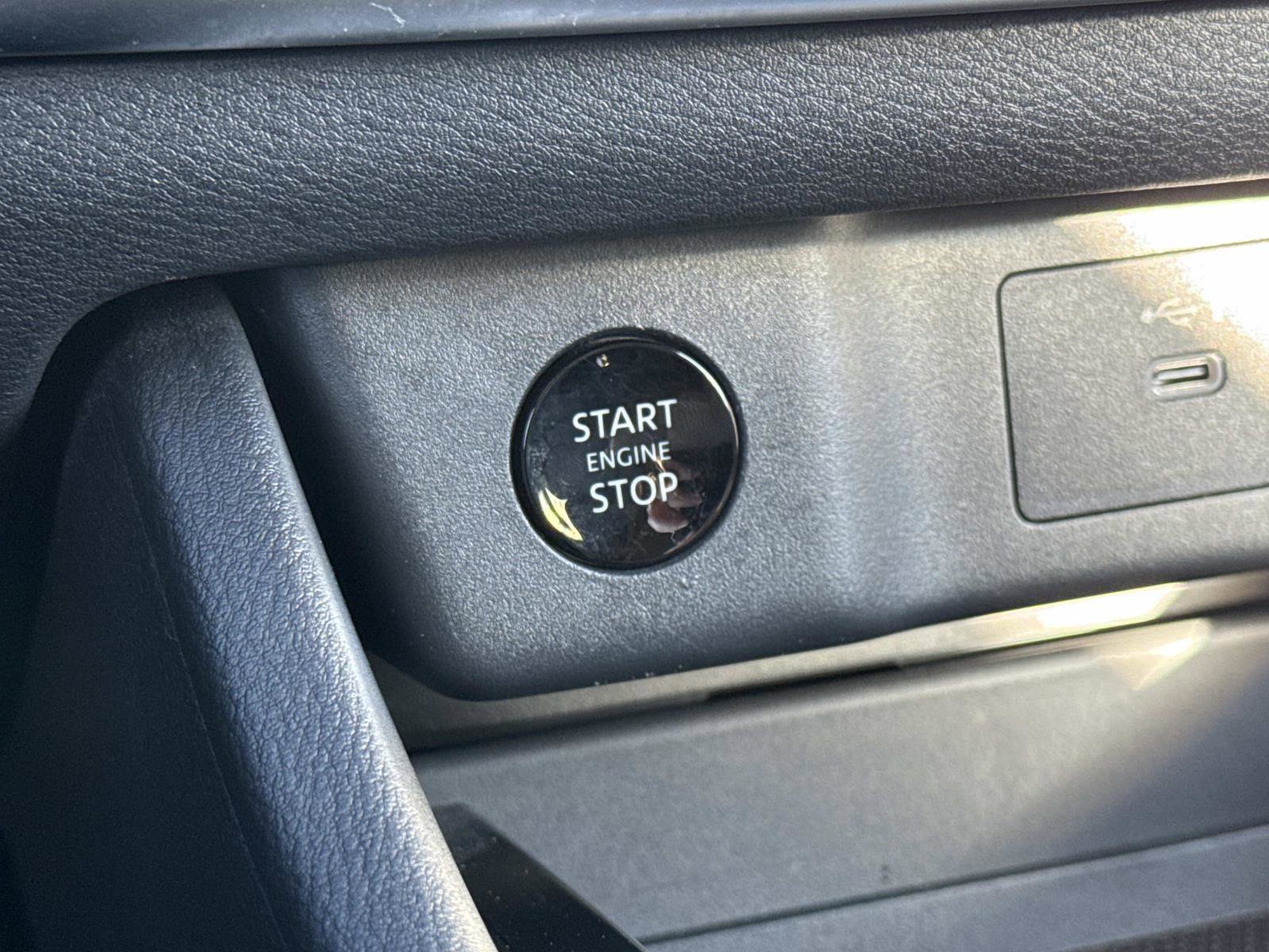 Used 2024 Nissan Rogue SV image 13