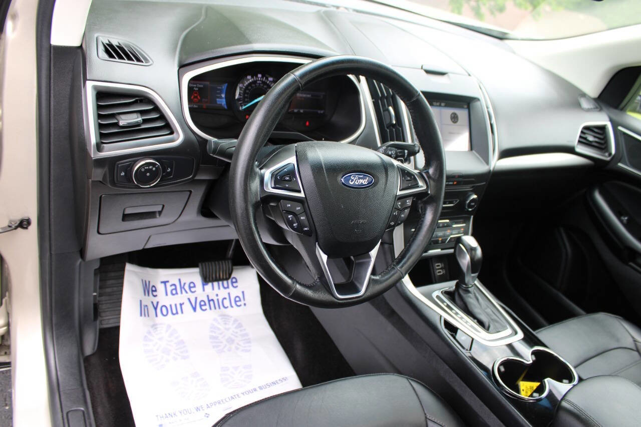 Used 2017 Ford Edge SEL w/ Equipment Group 201A AWD/4WD image 9