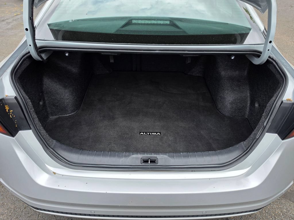 Used 2024 Nissan Altima 2.5 SV FWD image 14