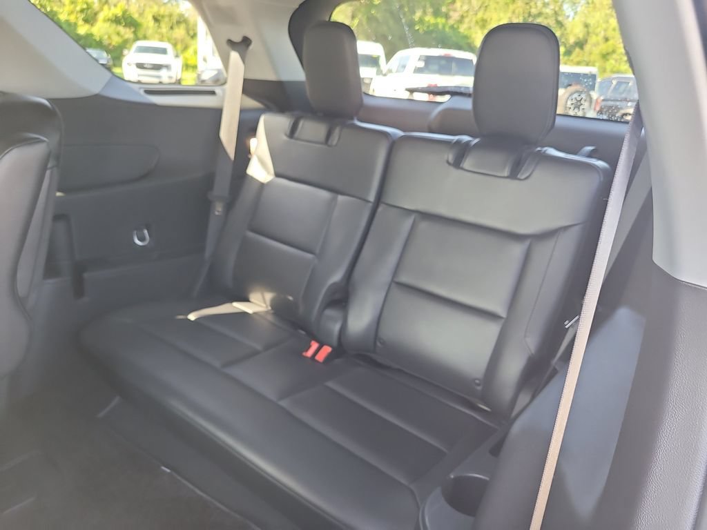 Certified 2024 Ford Explorer Limited RWD image 12