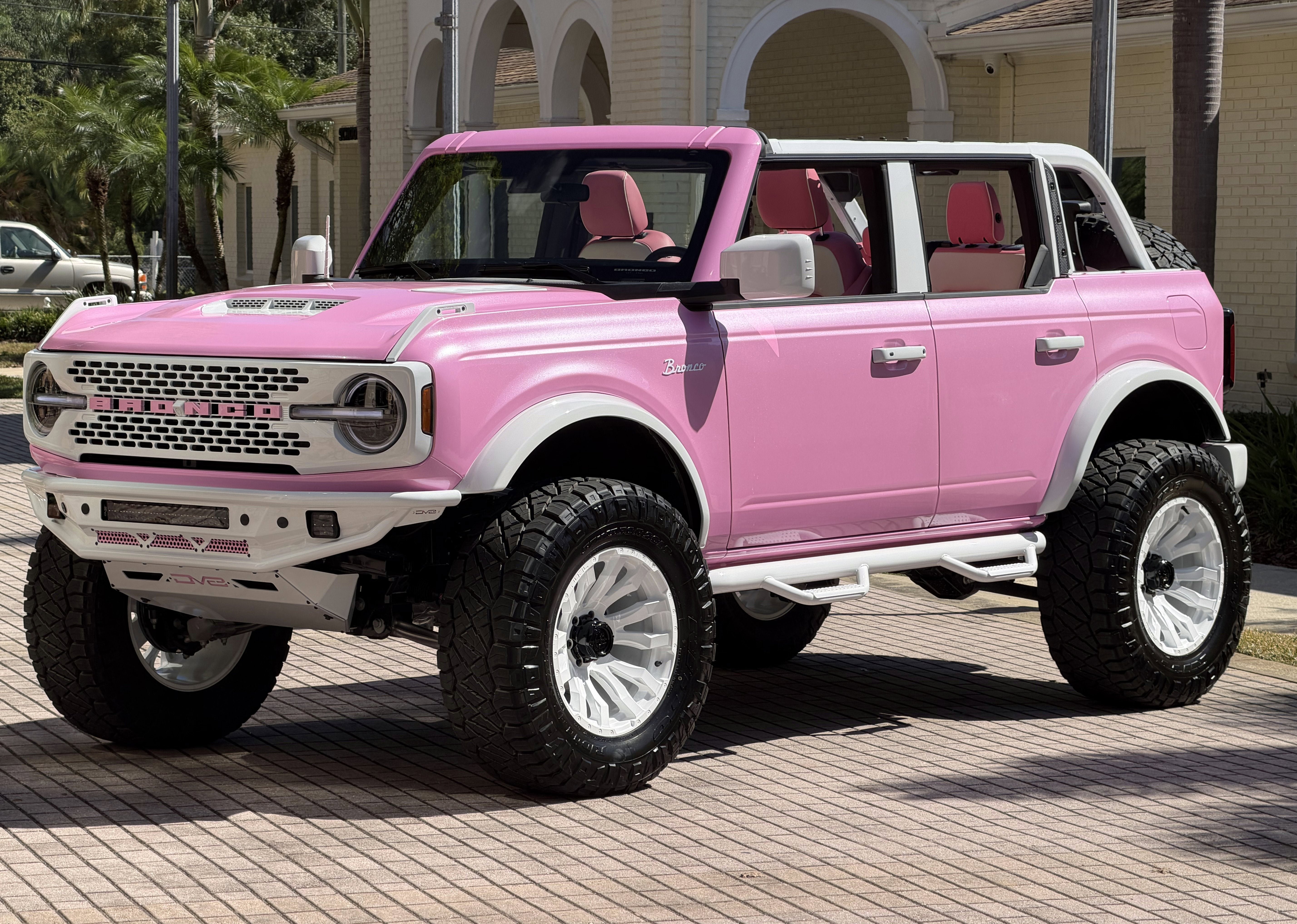 Used 2025 Ford Bronco Outer Banks AWD/4WD image 32