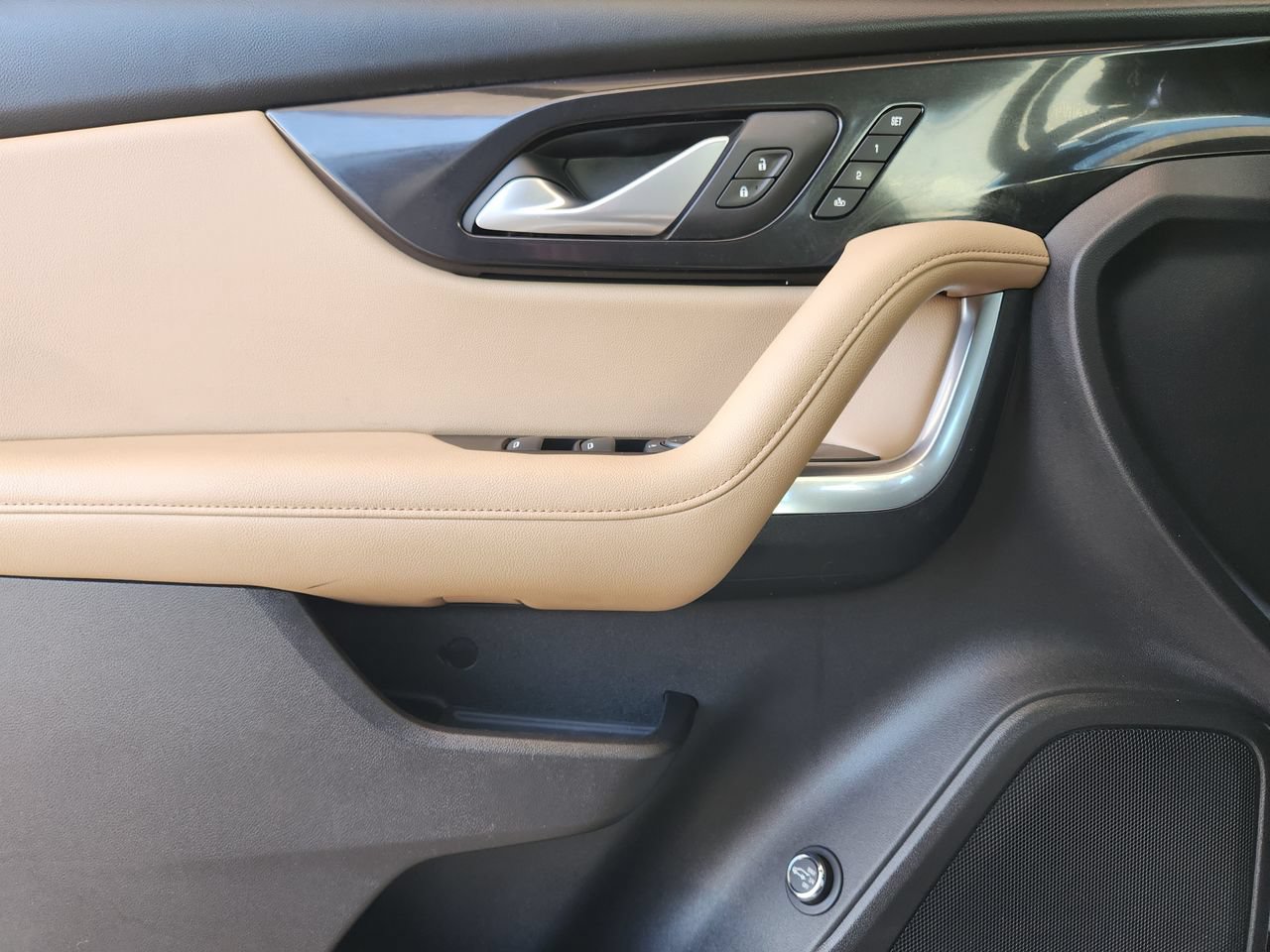 Used 2019 Chevrolet Blazer Premier w/ Driver Confidence II Package FWD image 22
