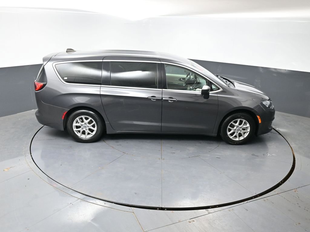 Used 2023 Chrysler Voyager LX FWD image 39