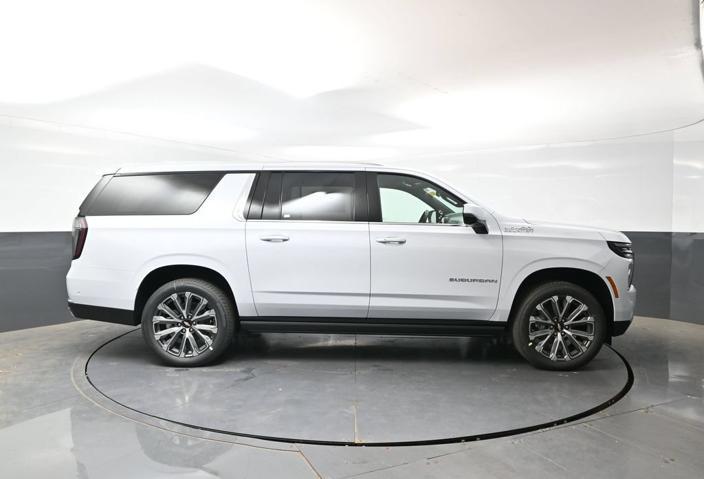 New 2026 Chevrolet Suburban High Country AWD/4WD image 3