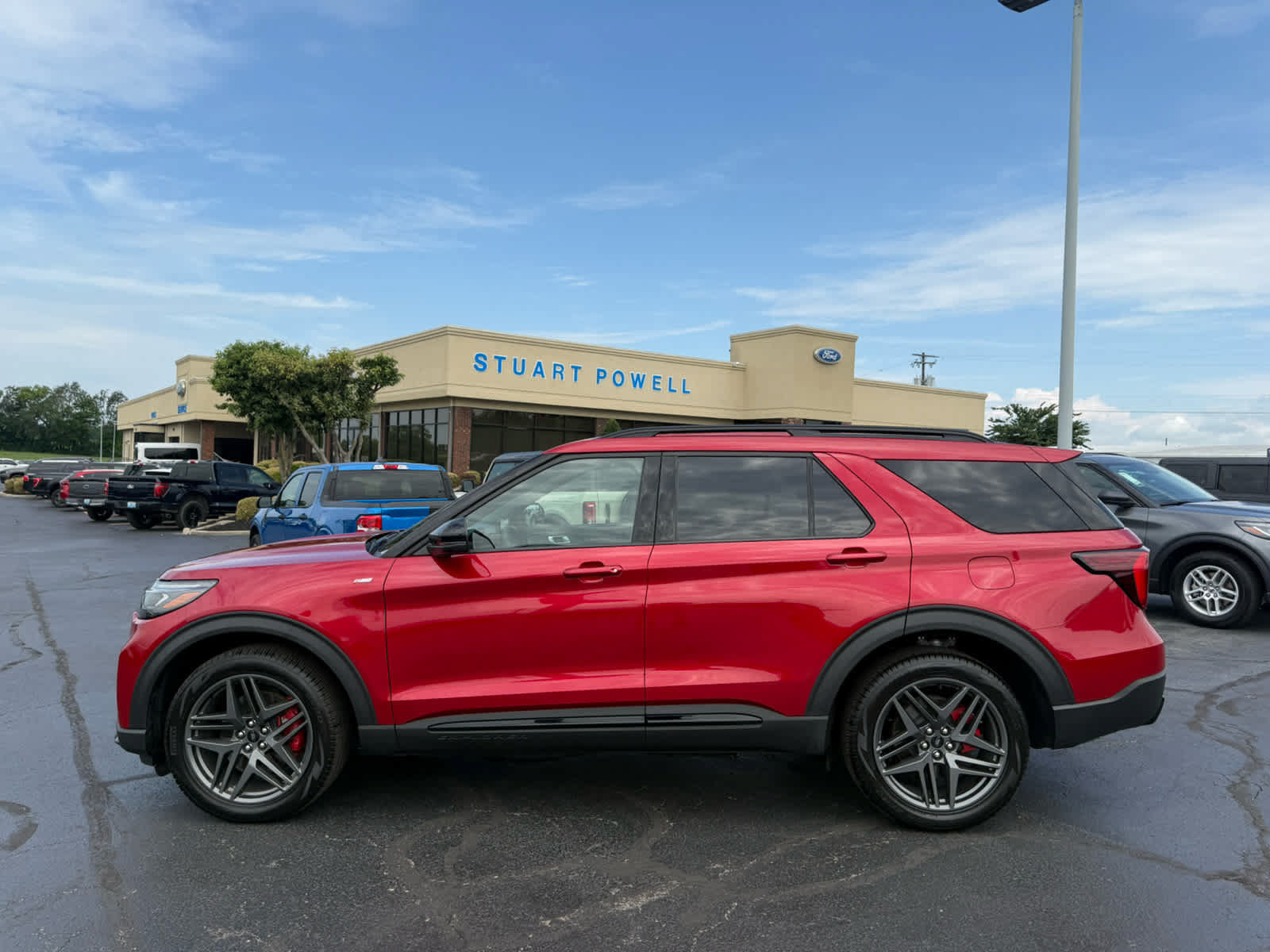 Used 2026 Ford Explorer ST-Line w/ ST-Line Street Pack AWD/4WD image 26