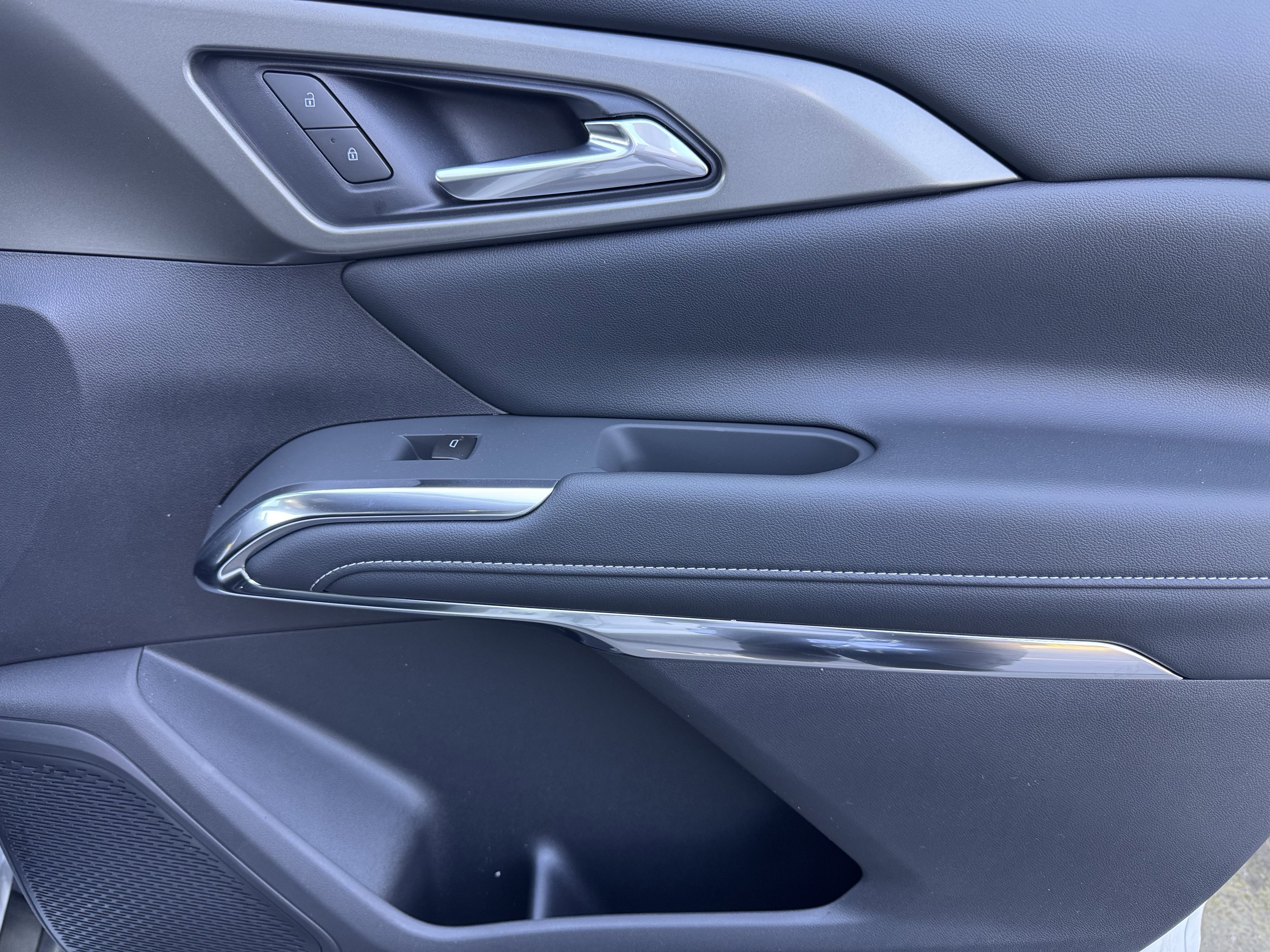 New 2026 Chevrolet Traverse LT w/ Midnight/Sport Edition image 22