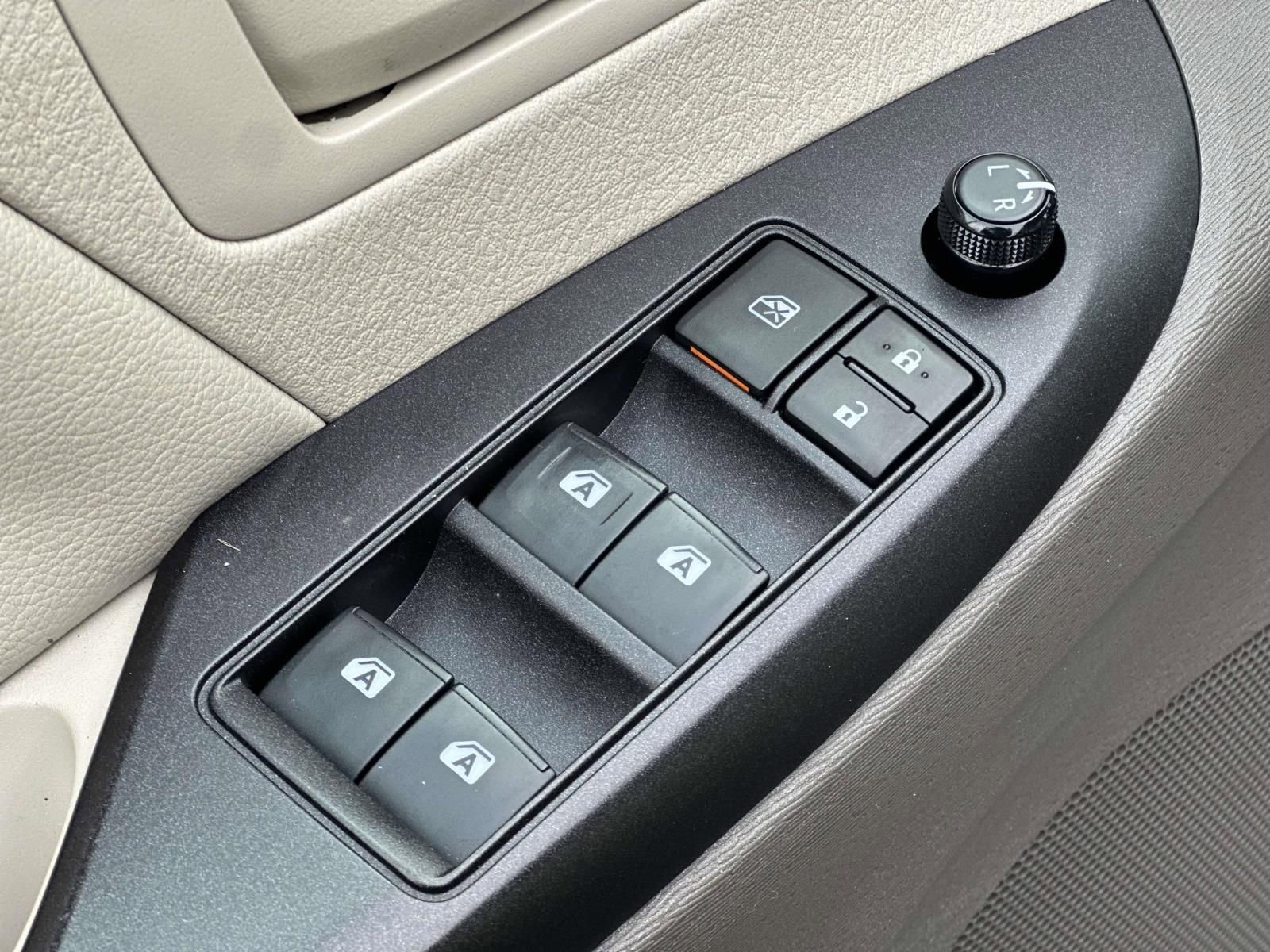 Used 2020 Toyota Sienna L FWD image 21