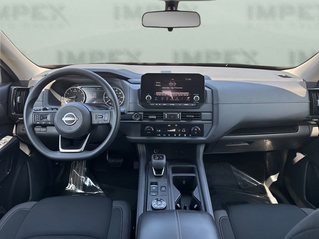 Used 2024 Nissan Pathfinder S AWD/4WD image 11