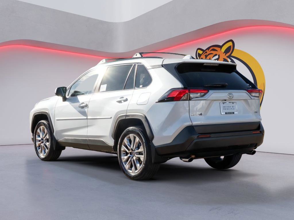Used 2025 Toyota RAV4 XLE Premium image 7