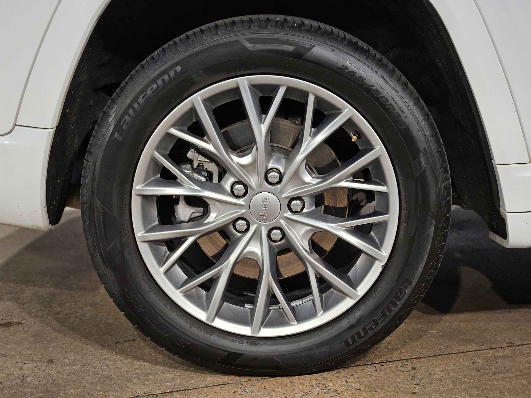 Used 2024 Jeep Grand Cherokee L Summit image 17