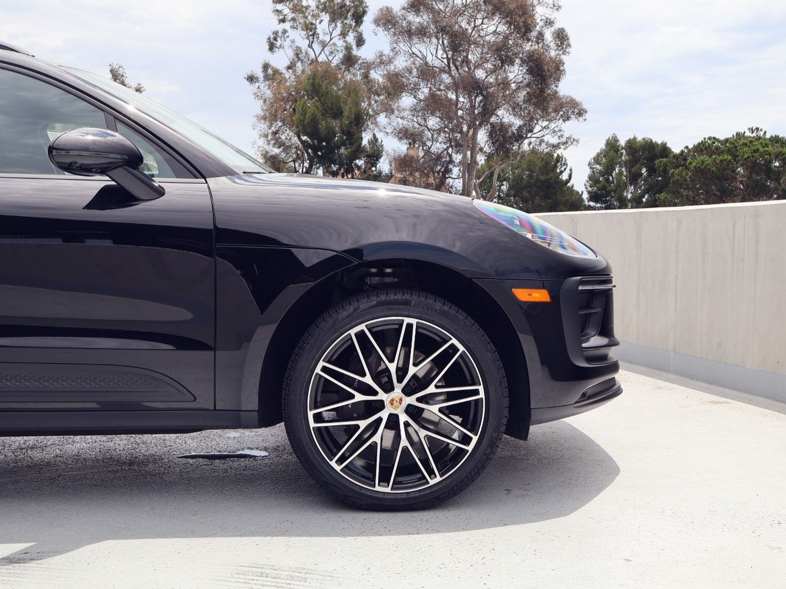 Certified 2026 Porsche Macan AWD/4WD image 11