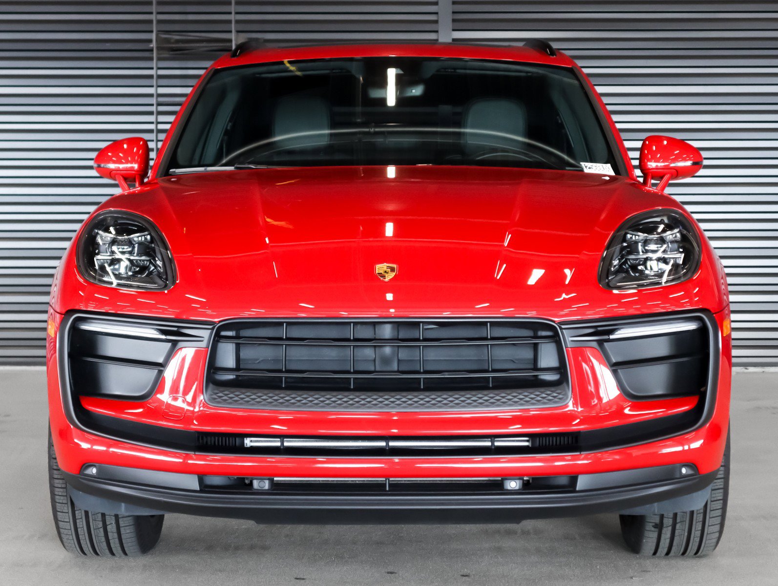 Certified 2022 Porsche Macan image 8