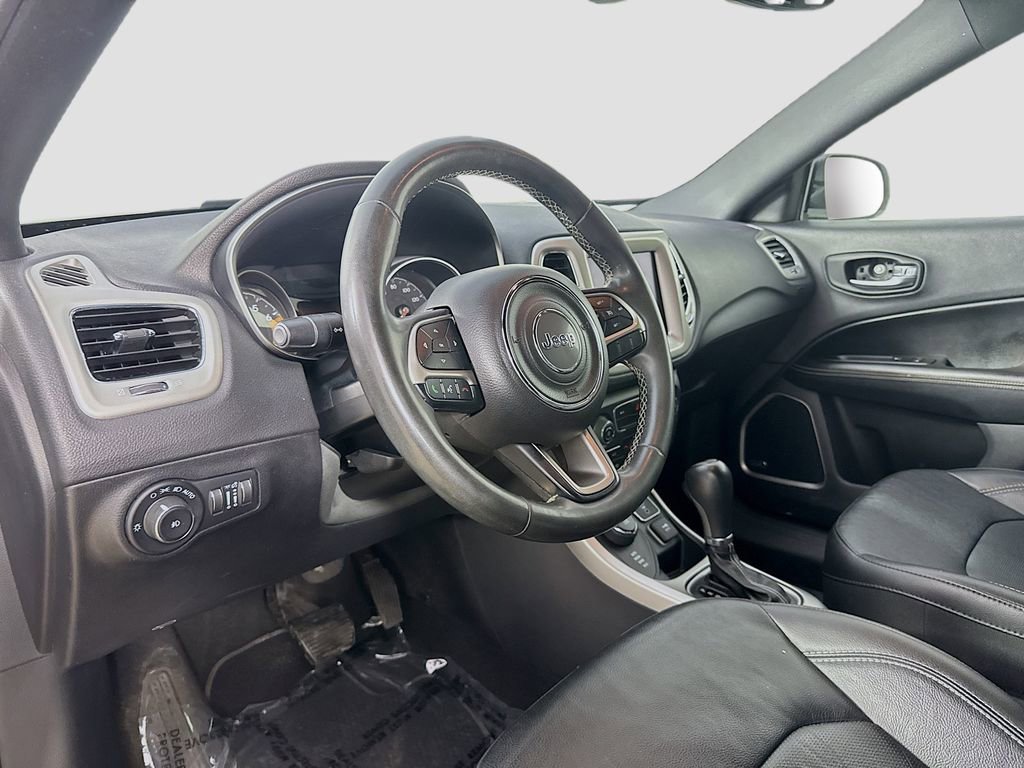 Used 2021 Jeep Compass Latitude w/ Sun and Sound Group AWD/4WD image 10