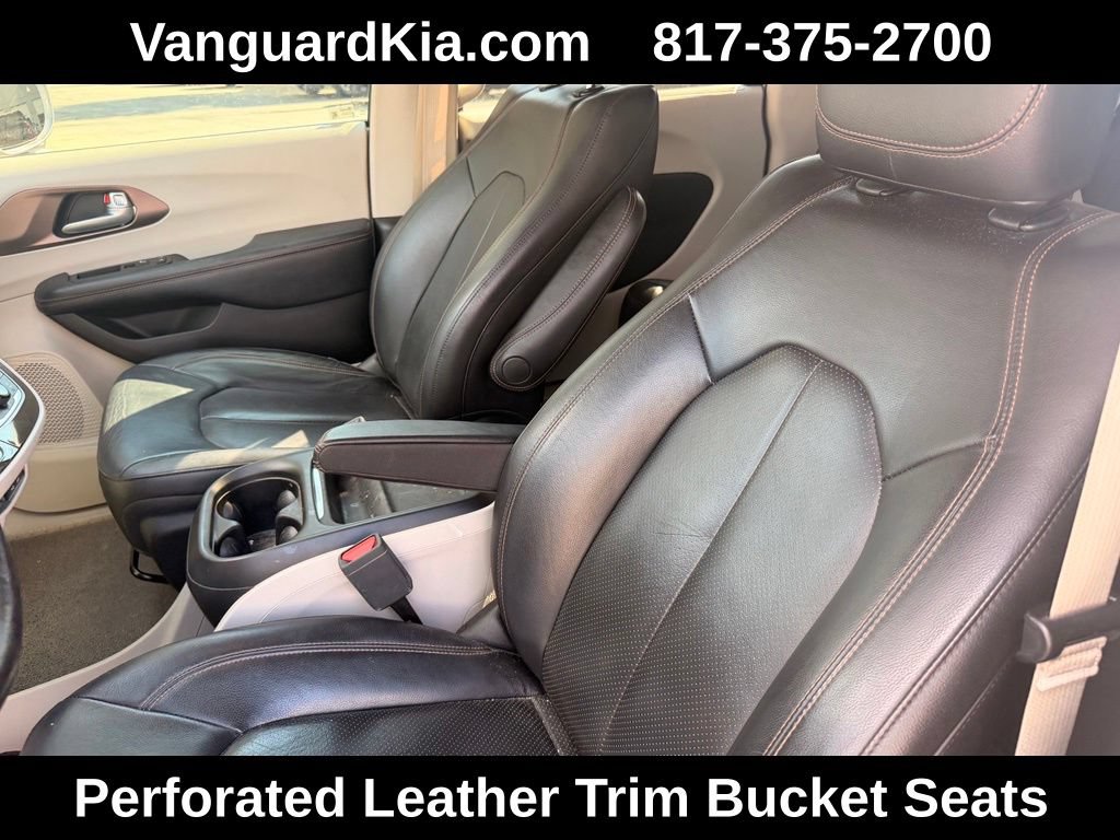 Used 2019 Chrysler Pacifica Touring-L FWD image 13