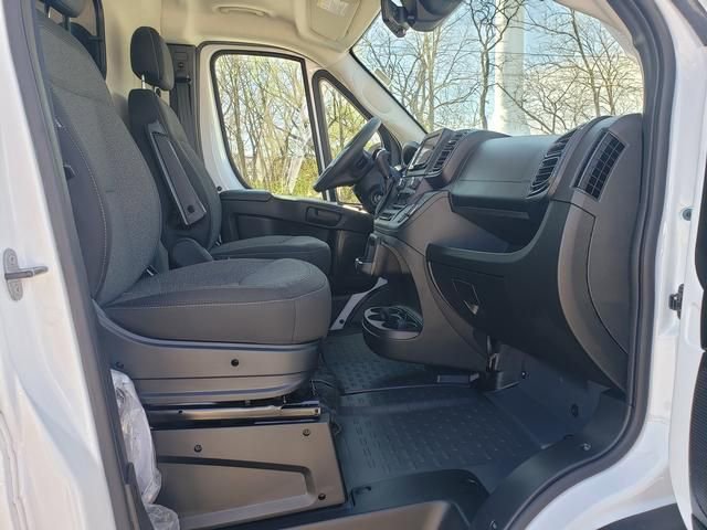 Used 2025 RAM ProMaster 2500 w/ Safety Group FWD image 18