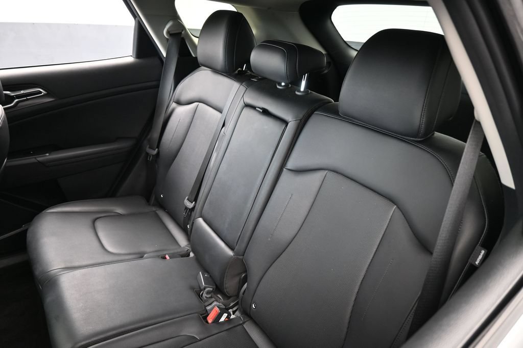 Used 2026 Kia Sportage EX w/ EX Panorama Roof Package FWD image 37