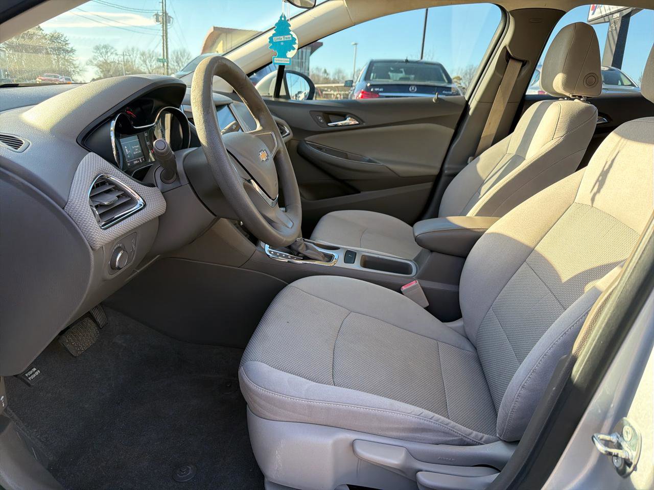 Used 2018 Chevrolet Cruze LS image 14