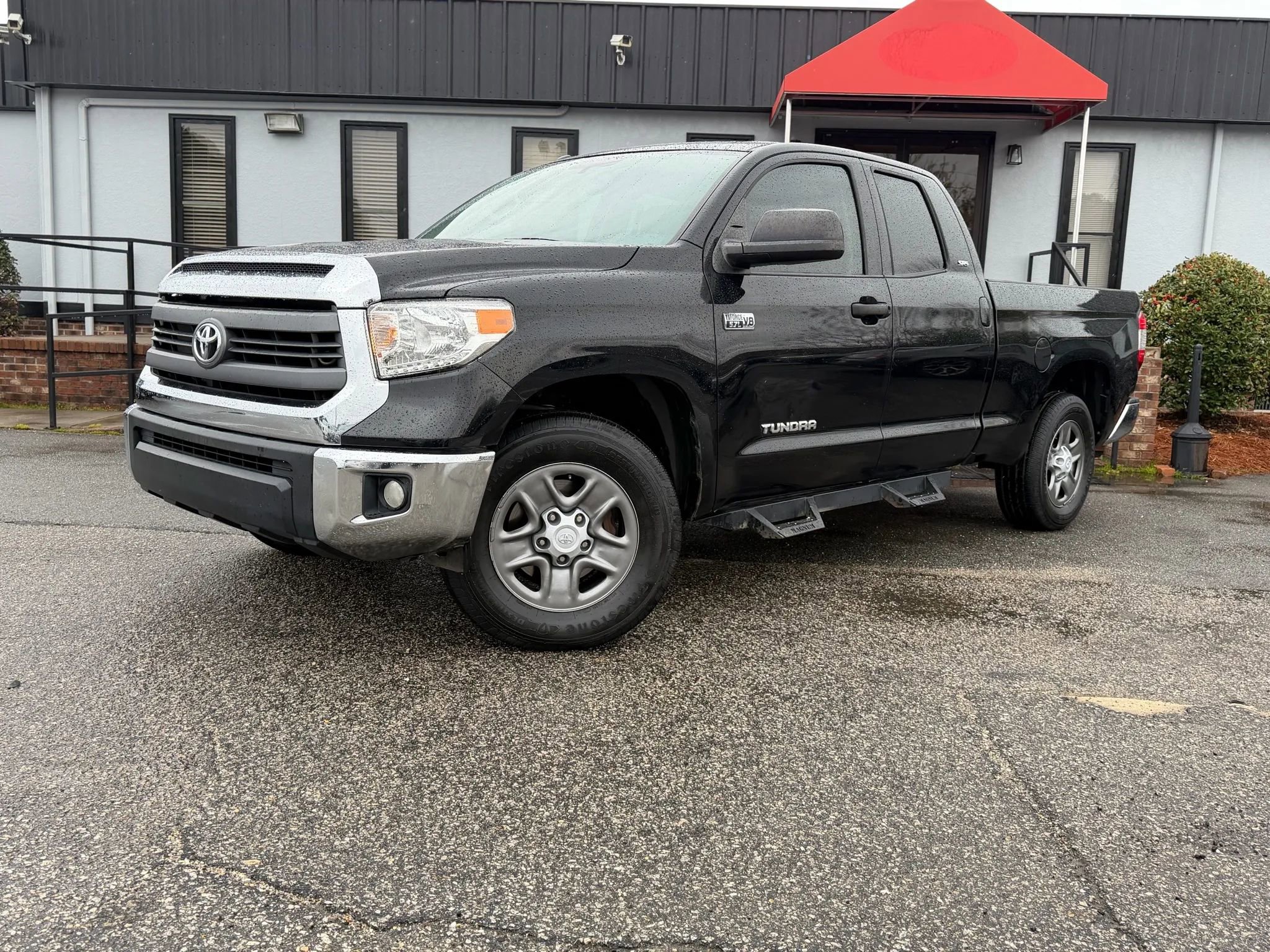 Used 2015 Toyota Tundra SR5 w/ SR5 Upgrade Package image 3