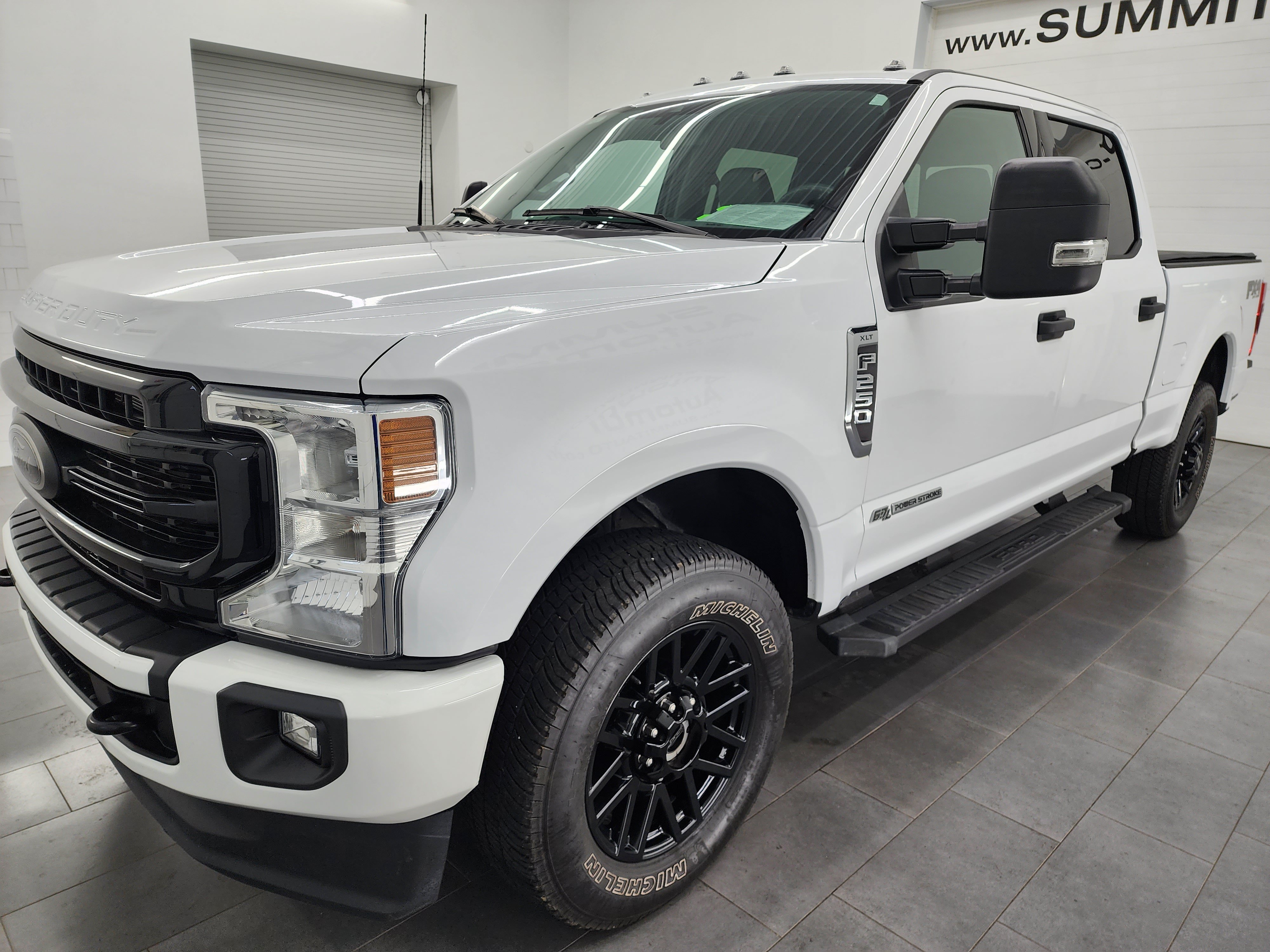 Used 2022 Ford F250 XLT w/ Black Appearance Package AWD/4WD image 7