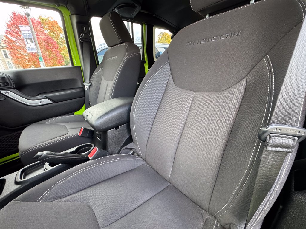 Used 2013 Jeep Wrangler Unlimited Rubicon w/ Dual Top Group AWD/4WD image 27