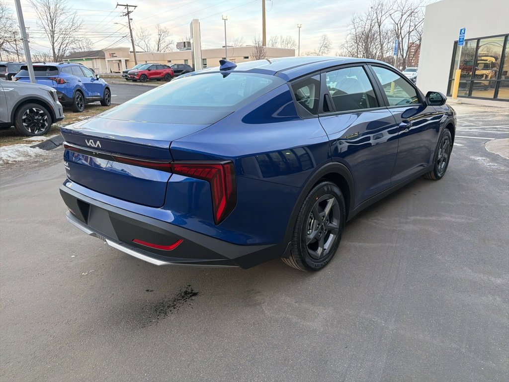 New 2025 Kia K4 LXS image 6