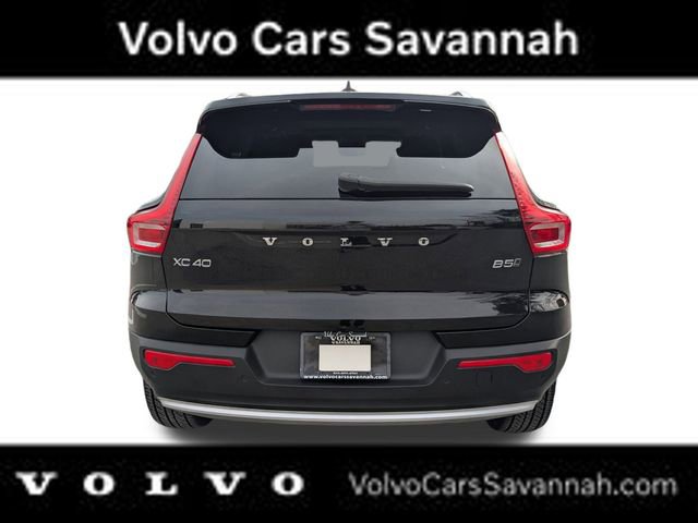 Certified 2023 Volvo XC40 B5 Plus w/ Protection Package Premier image 6