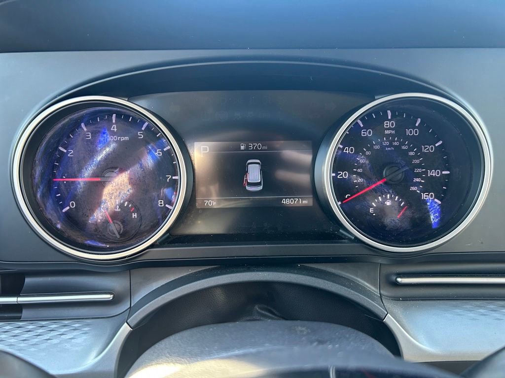 Certified 2023 Kia Carnival LX image 11