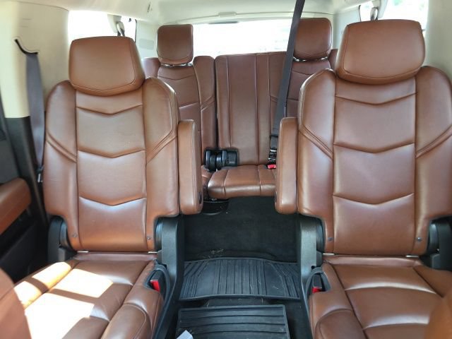 Used 2017 Cadillac Escalade ESV Luxury AWD/4WD image 25