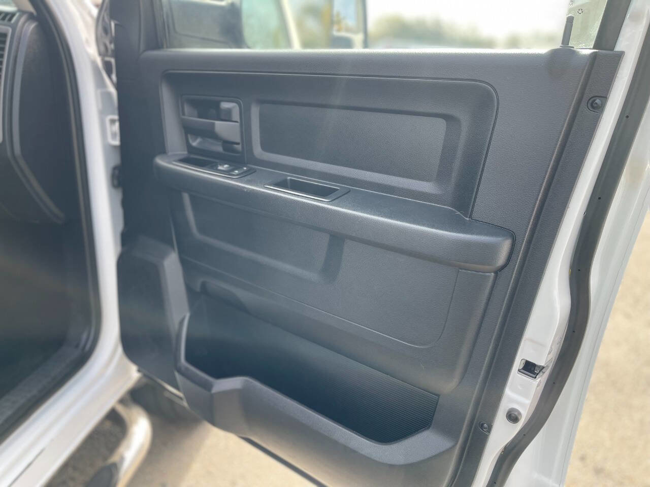 Used 2015 RAM 2500 Tradesman w/ Chrome Appearance Group image 27