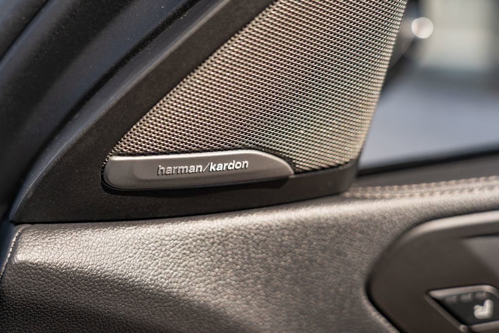 Used 2022 BMW X6 M50i w/ Executive Package image 21