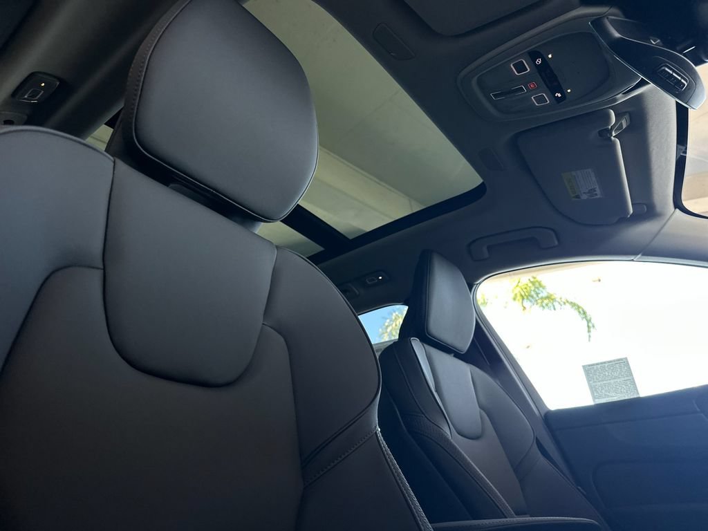 New 2026 Volvo XC60 B5 Plus AWD/4WD image 16
