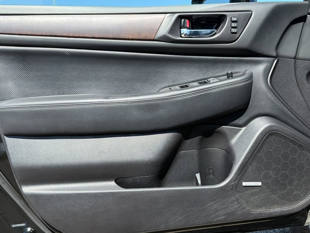 Used 2017 Subaru Outback 2.5i Limited image 17