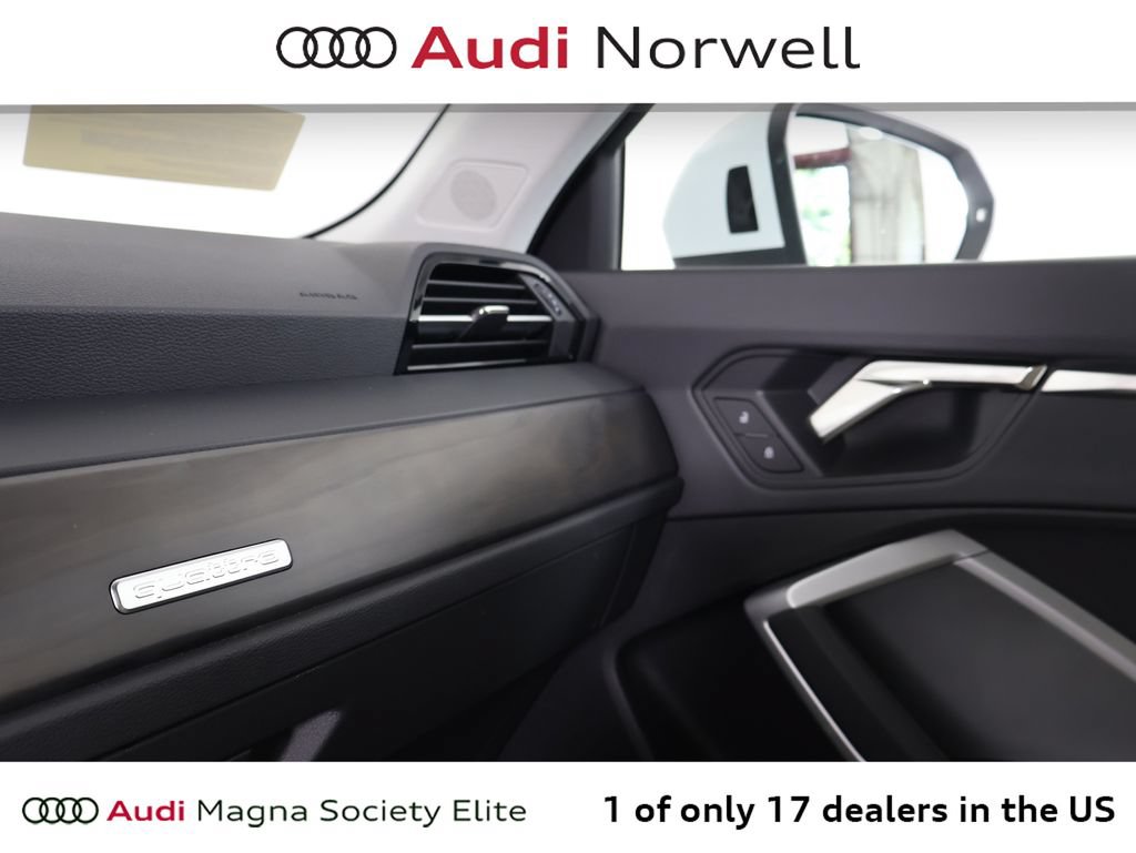 Certified 2025 Audi Q3 2.0T Premium w/ Convenience Package AWD/4WD image 7