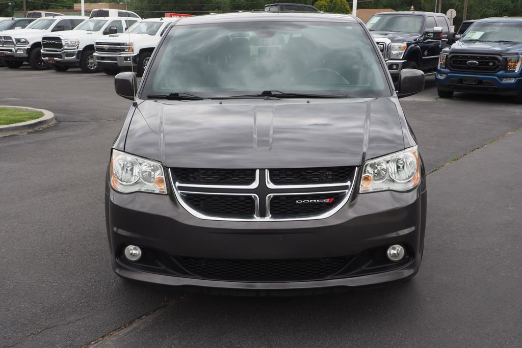 Used 2020 Dodge Grand Caravan SE FWD image 2