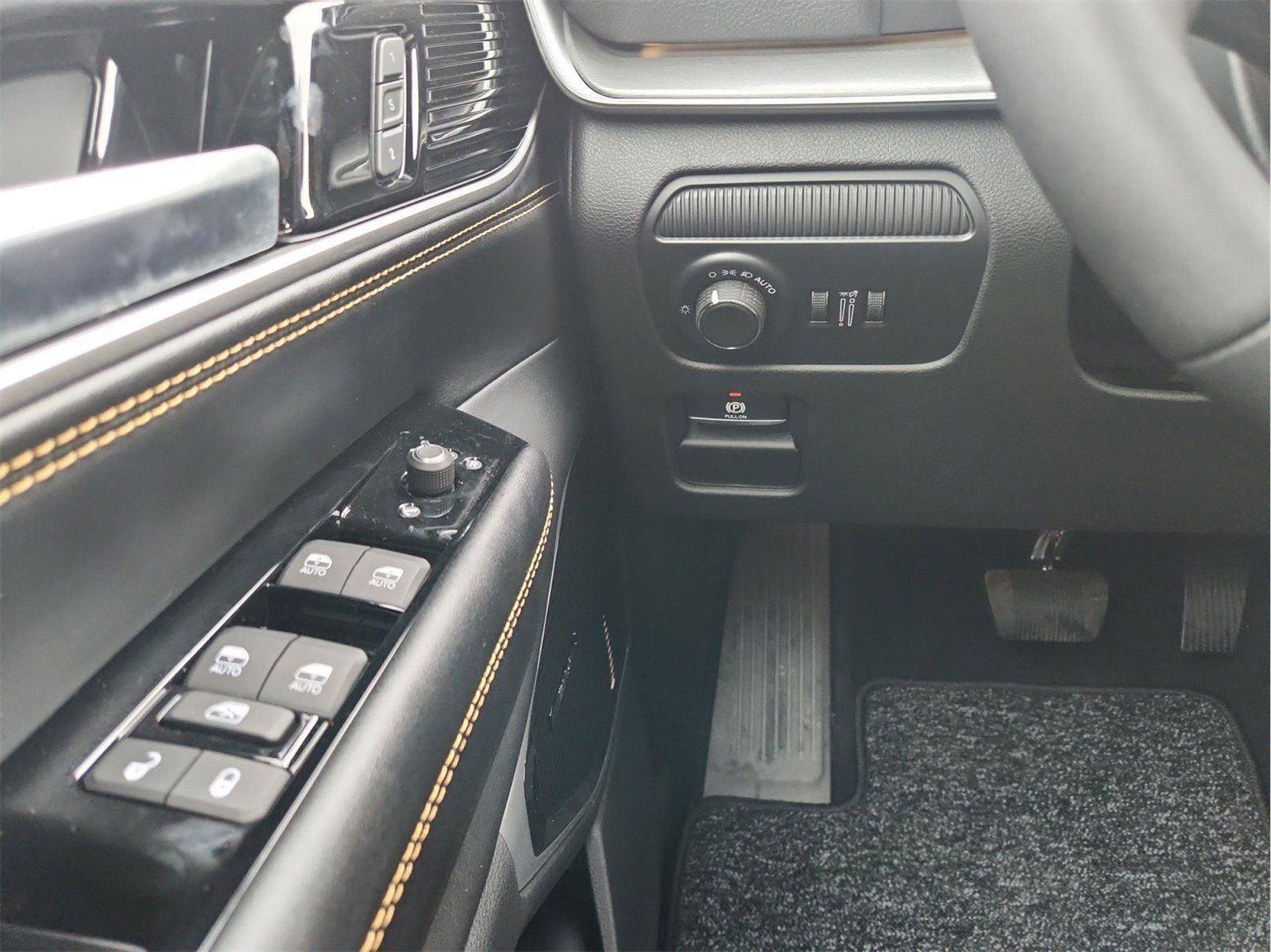 New 2026 Jeep Grand Wagoneer 4WD image 18