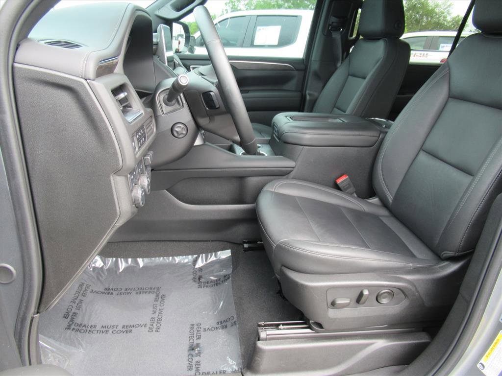 Used 2024 Chevrolet Suburban Z71 w/ Luxury Package AWD/4WD image 16