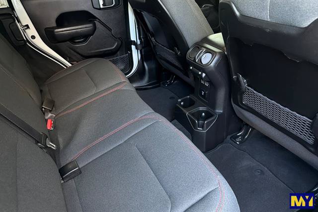 Used 2026 Jeep Wrangler Unlimited Rubicon AWD/4WD image 18