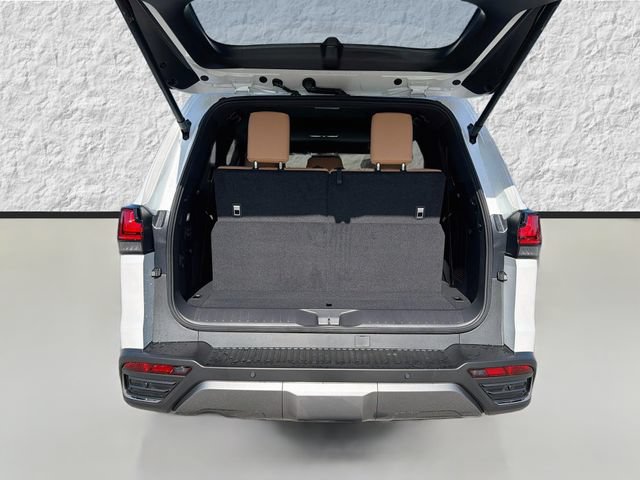 New 2026 Lexus LX 600 4WD w/ Luxury Package image 12