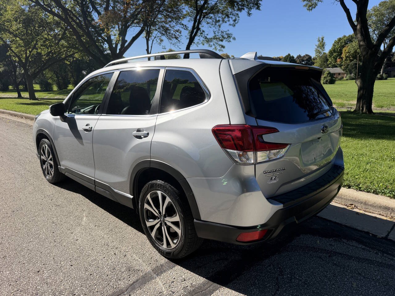 Used 2019 Subaru Forester Limited w/ Popular Package #3 AWD/4WD image 3