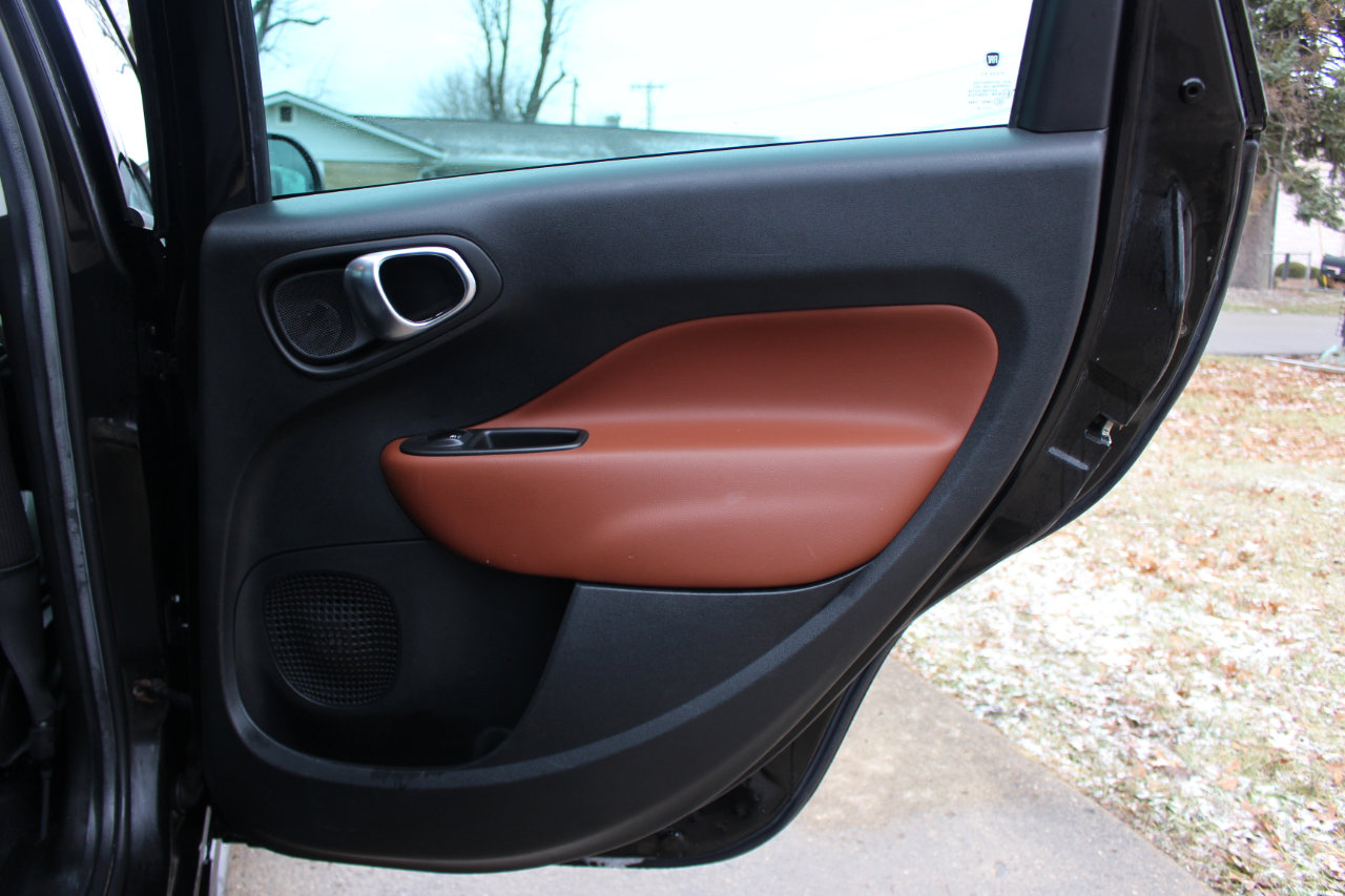 Used 2014 FIAT 500L Trekking w/ Popular Equipment Group image 34