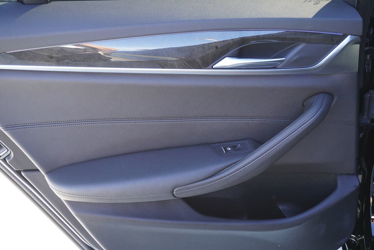Used 2018 BMW 530i RWD image 16