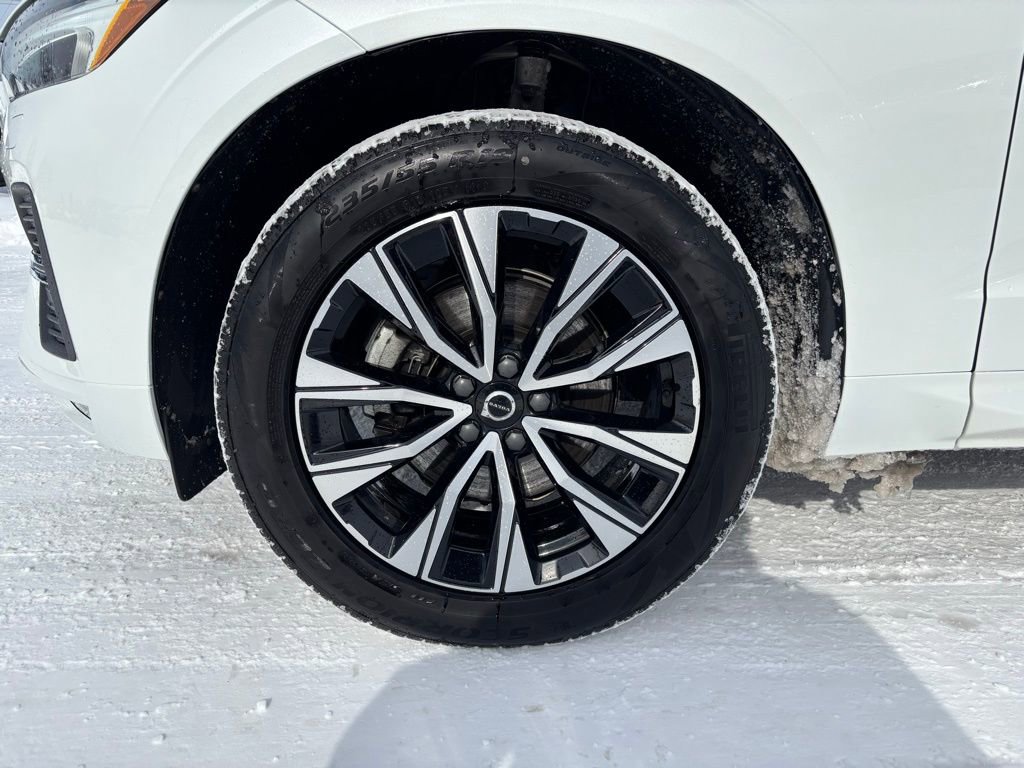Certified 2023 Volvo XC60 B5 Core w/ Climate Package image 28