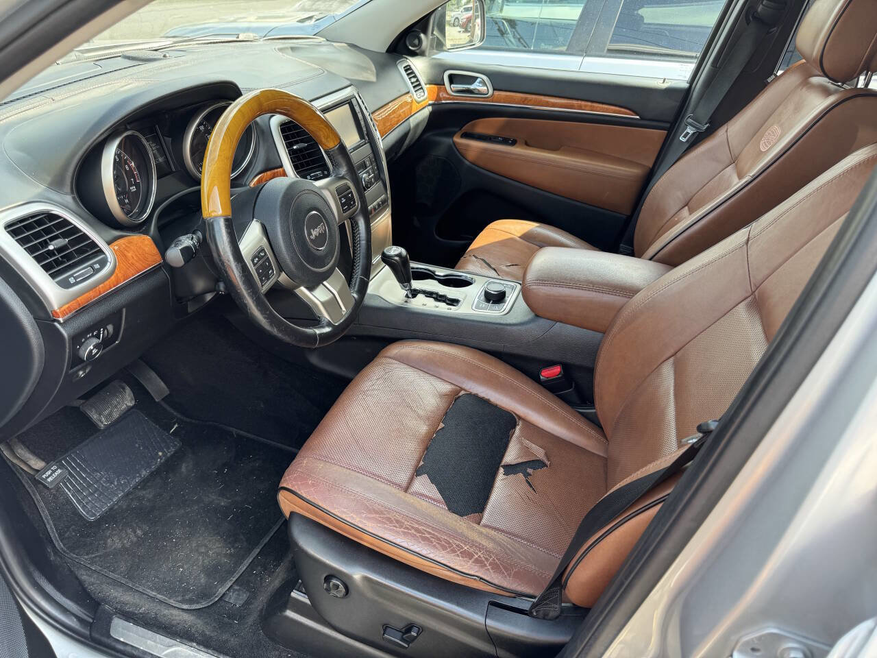 Used 2012 Jeep Grand Cherokee Overland image 27