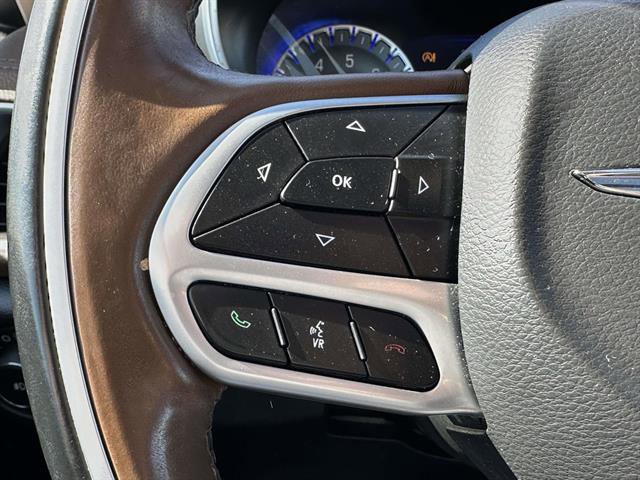 Used 2017 Chrysler Pacifica Limited image 15