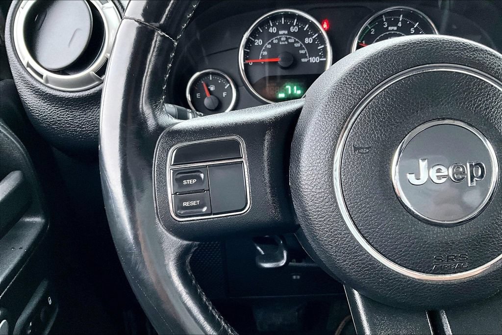 Used 2017 Jeep Wrangler Unlimited Sahara AWD/4WD image 10