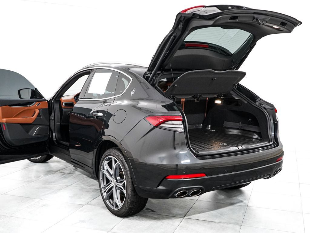 Used 2023 Maserati Levante GT AWD/4WD image 10
